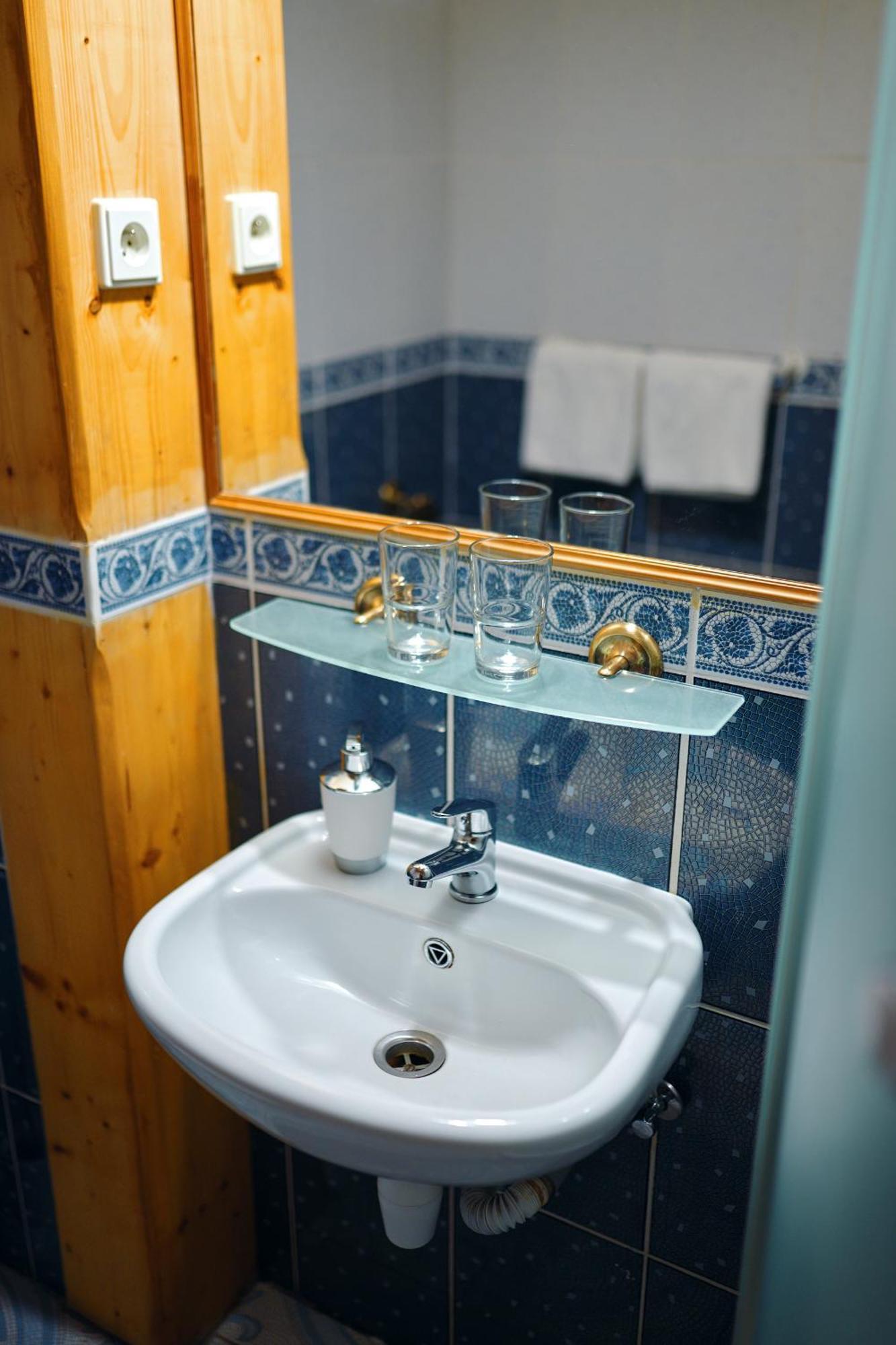 Hotel Na Vyhlidce Korenov Luaran gambar