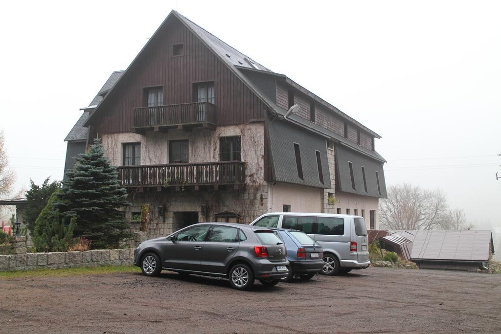 Hotel Na Vyhlidce Korenov Luaran gambar